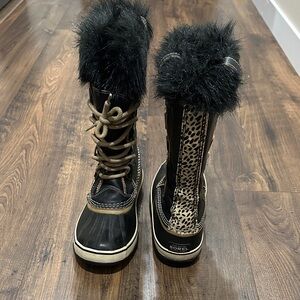 Sorel Women's Limited Edition Joan of Arctic SZ. 9